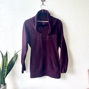 Calvin Klein Sweatshirt in Maroon